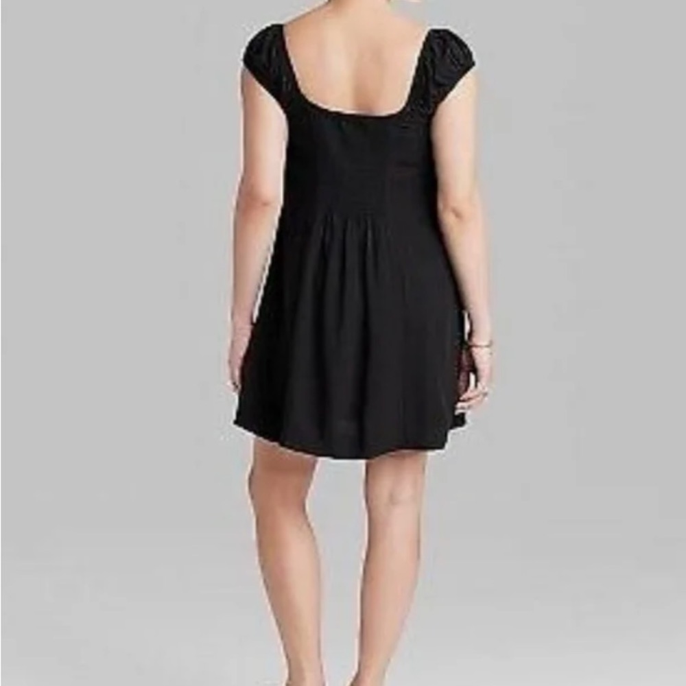 Women's Cap Short Sleeve Fit & Flare
Mini Skater Dress - Wild Fable Black
New - Picture 2 of 4